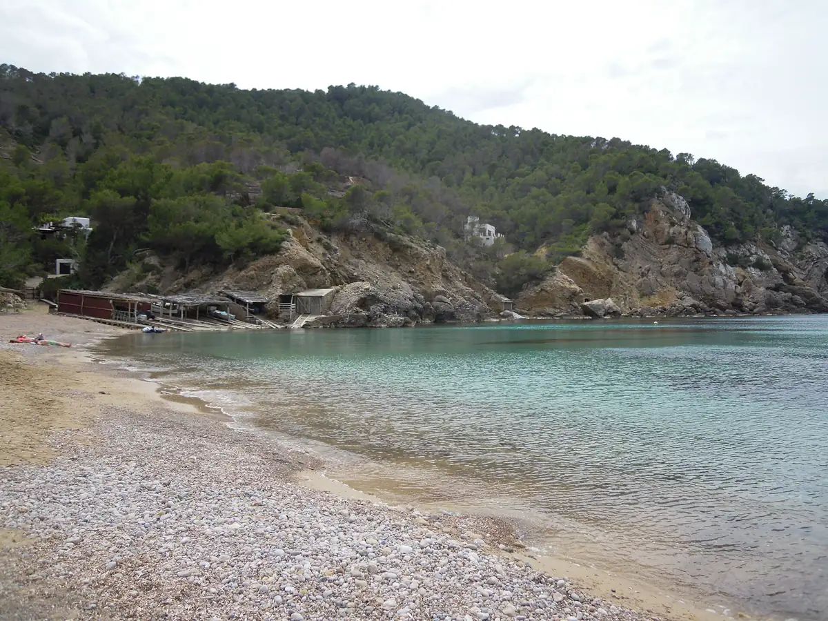 Cala Benirràs y el islote de Cap Bernat, Ibiza