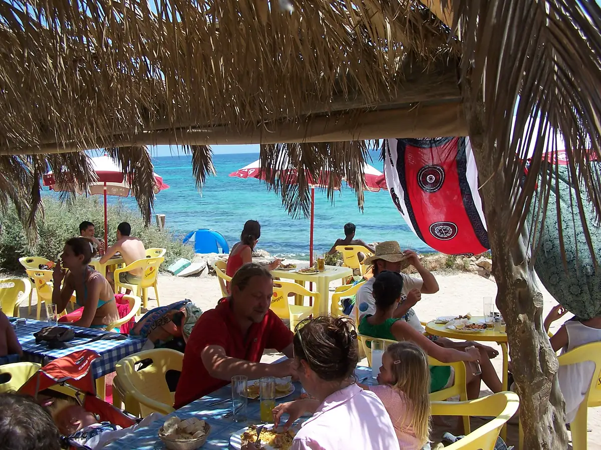 Restaurante a pie de playa en Formentera