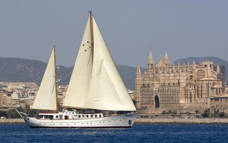 Southern Cross, Yarrow & Co. Ketch 33 m, en alquiler en Ibiza, Barcelona