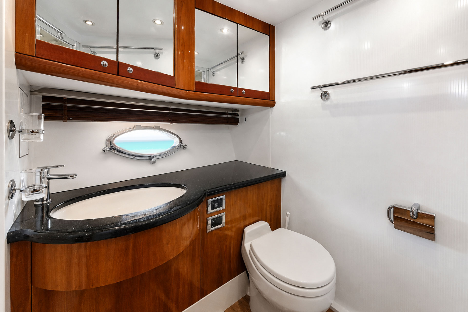 Sunseeker Predator 68 - TALAN, Sunseeker Predator · 68 — 12